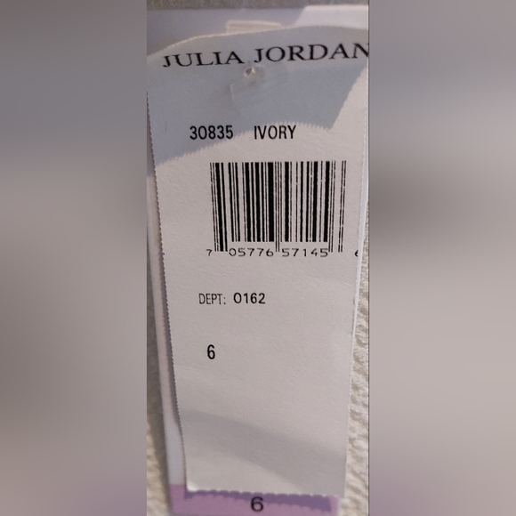 Julia Jordan Ivory Long Sleeve Fitted Beautiful Dress NWT - Picture 7 of 9